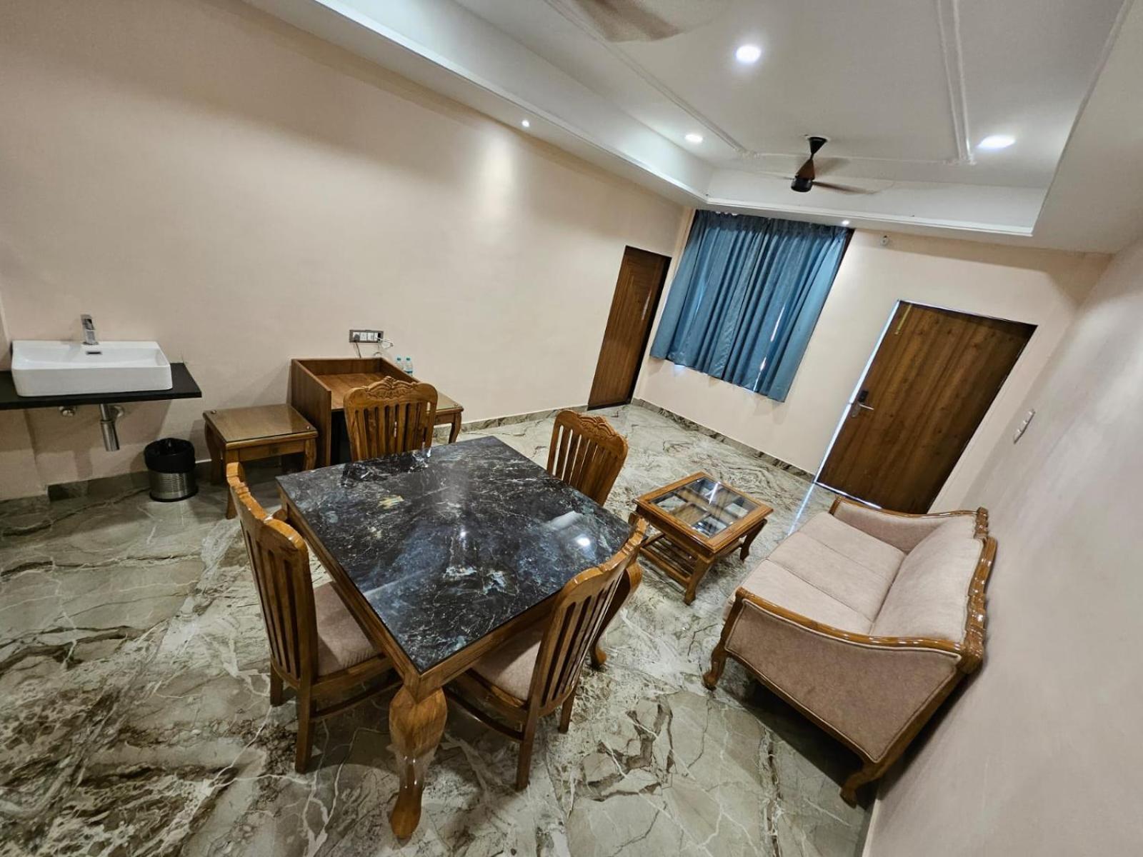 The Mewar Palace And Resort Shivpurī Екстериор снимка