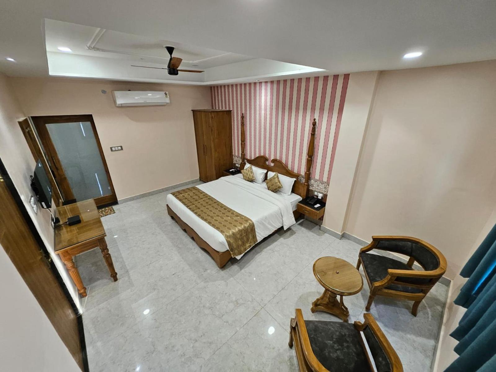 The Mewar Palace And Resort Shivpurī Екстериор снимка