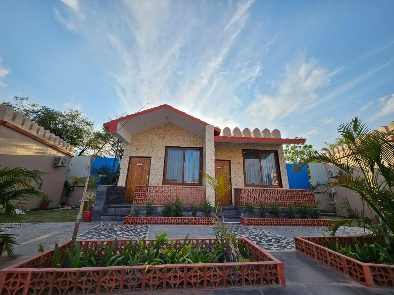 The Mewar Palace And Resort Shivpurī Екстериор снимка